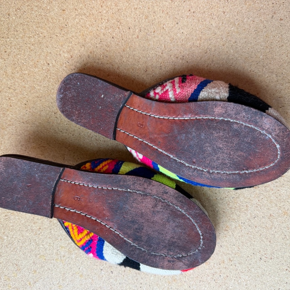 RES IPSA | Neon Upcycled Moroccan Woven Mules - Picture 10 of 10